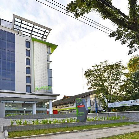 Whiz Prime Hotel Khatib Sulaiman Padang Dış mekan fotoğraf