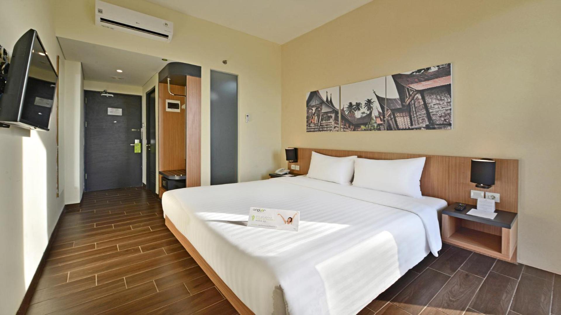 Whiz Prime Hotel Khatib Sulaiman Padang Dış mekan fotoğraf
