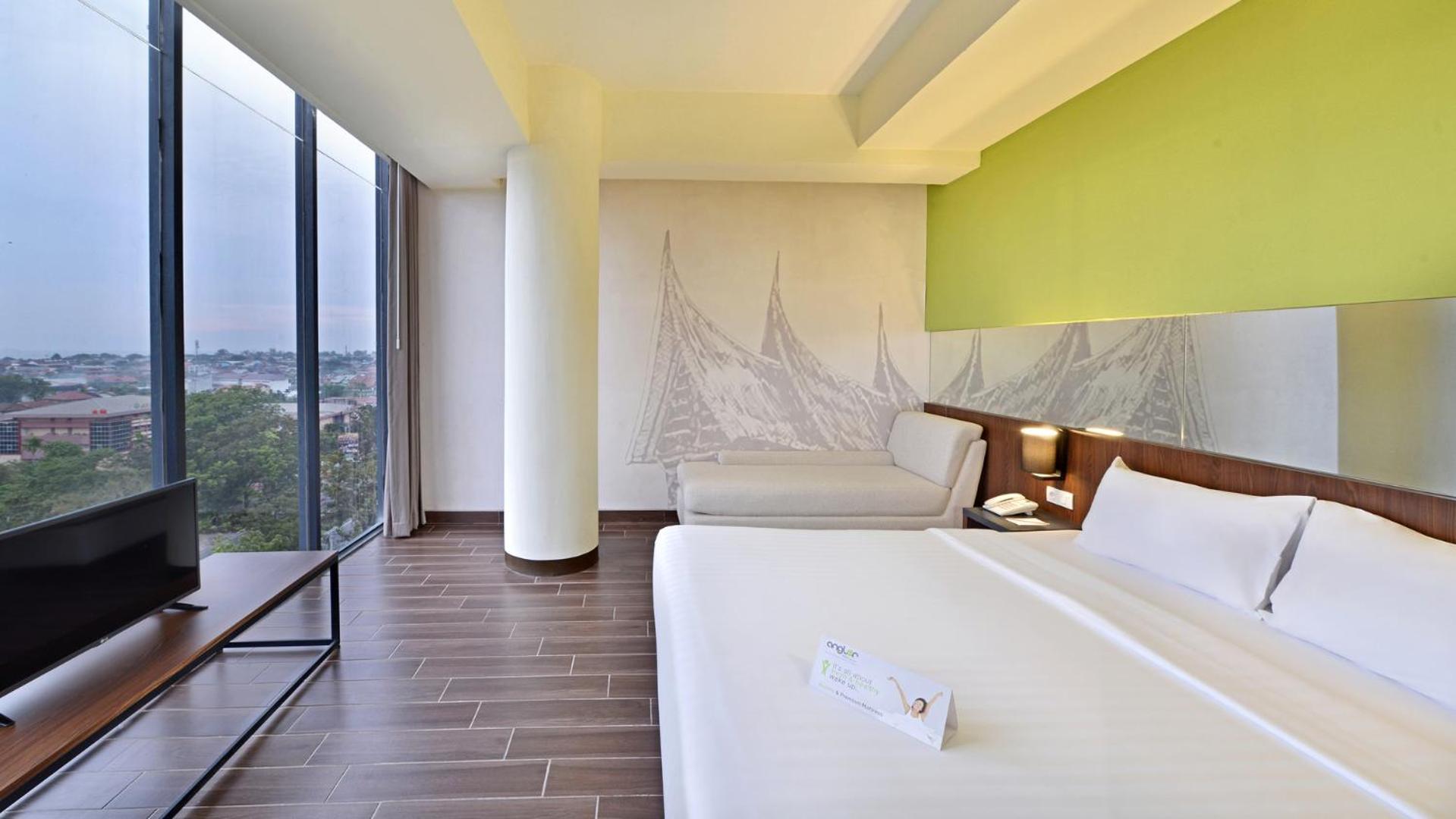 Whiz Prime Hotel Khatib Sulaiman Padang Dış mekan fotoğraf