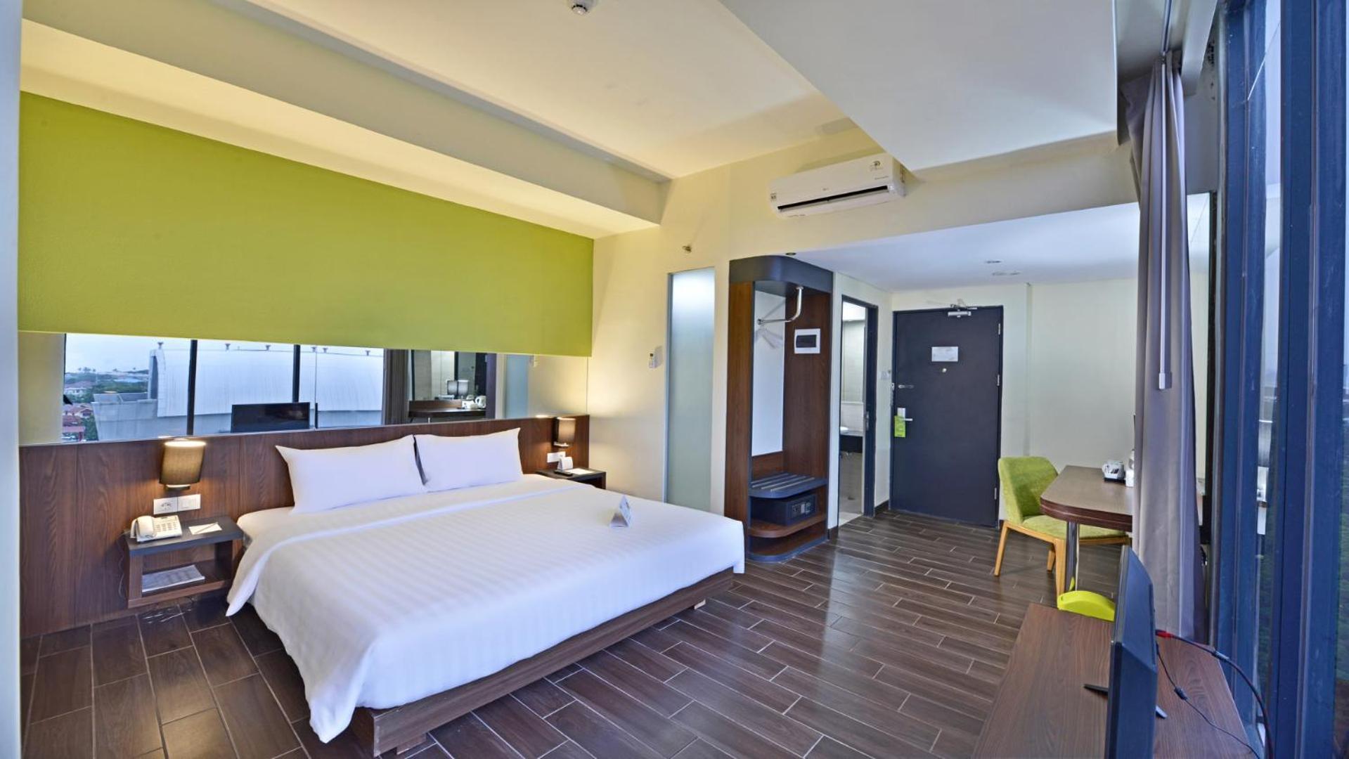 Whiz Prime Hotel Khatib Sulaiman Padang Dış mekan fotoğraf