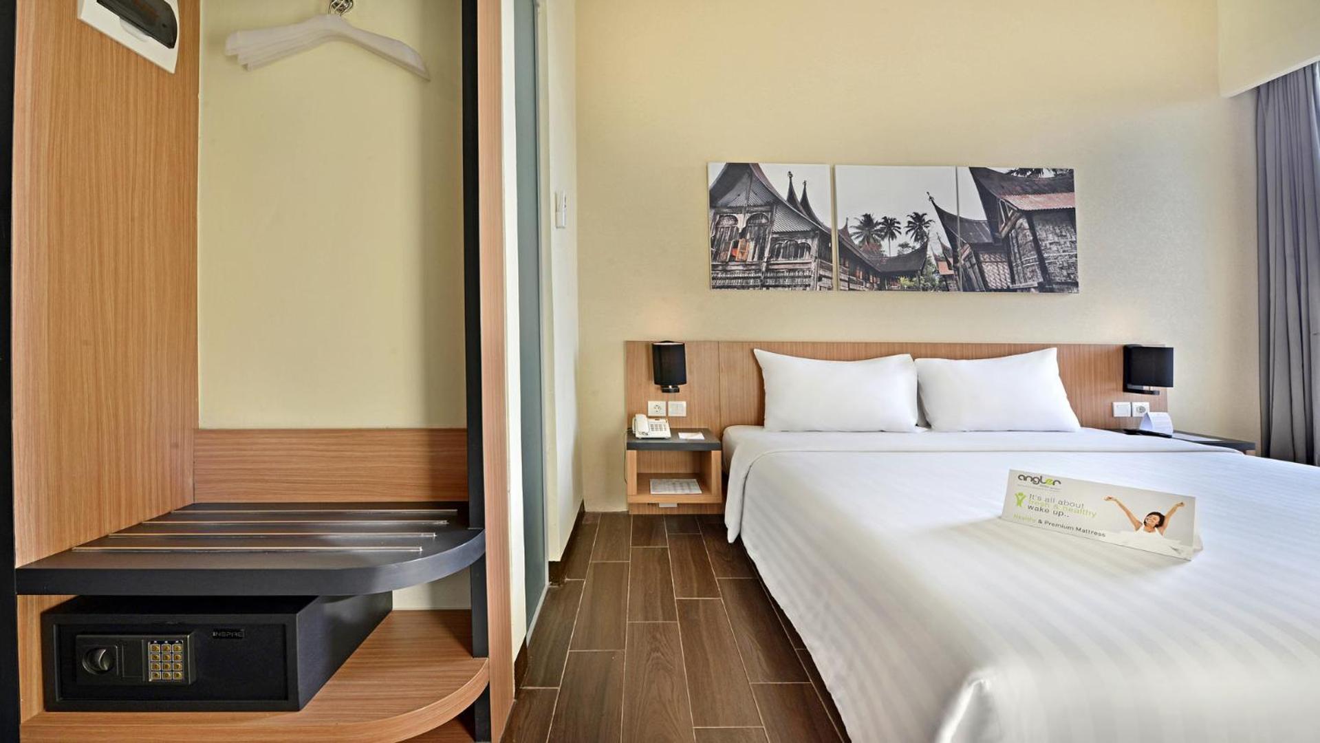 Whiz Prime Hotel Khatib Sulaiman Padang Dış mekan fotoğraf