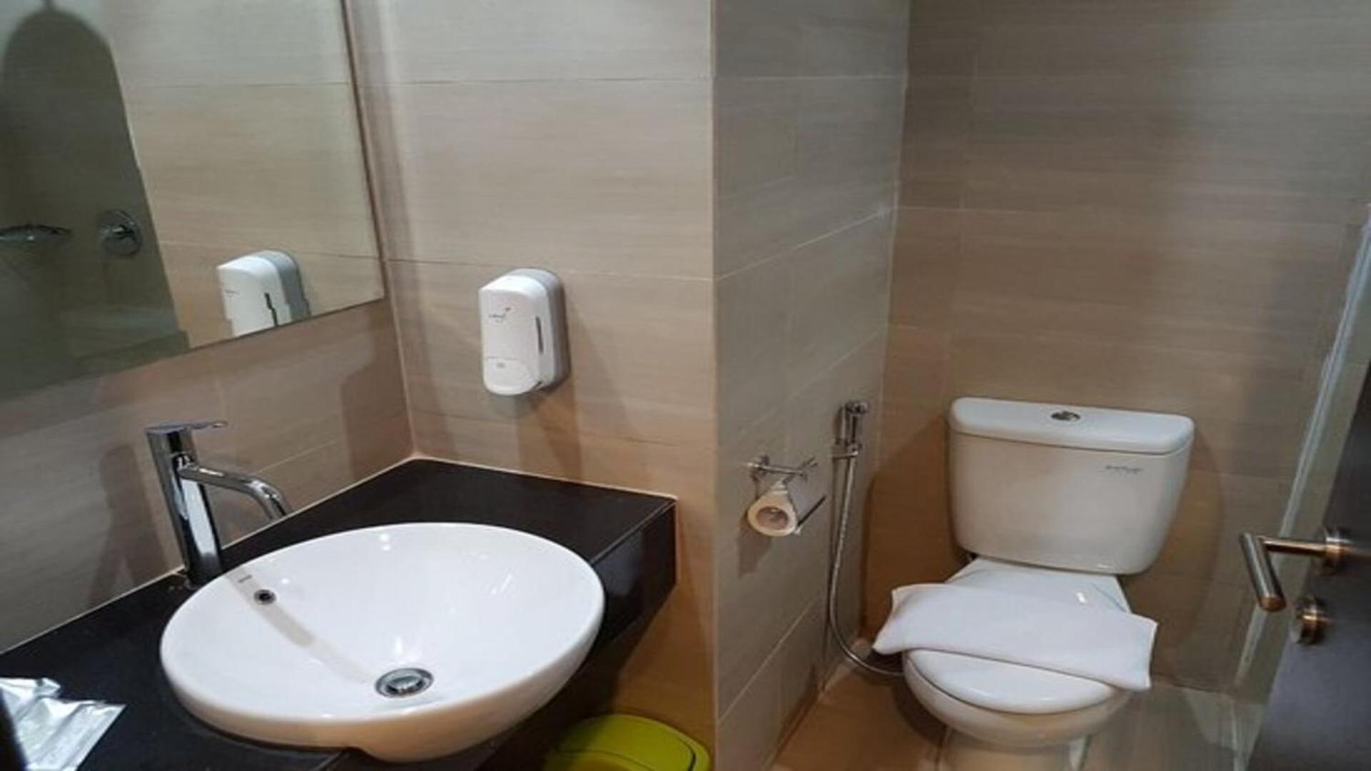 Whiz Prime Hotel Khatib Sulaiman Padang Dış mekan fotoğraf